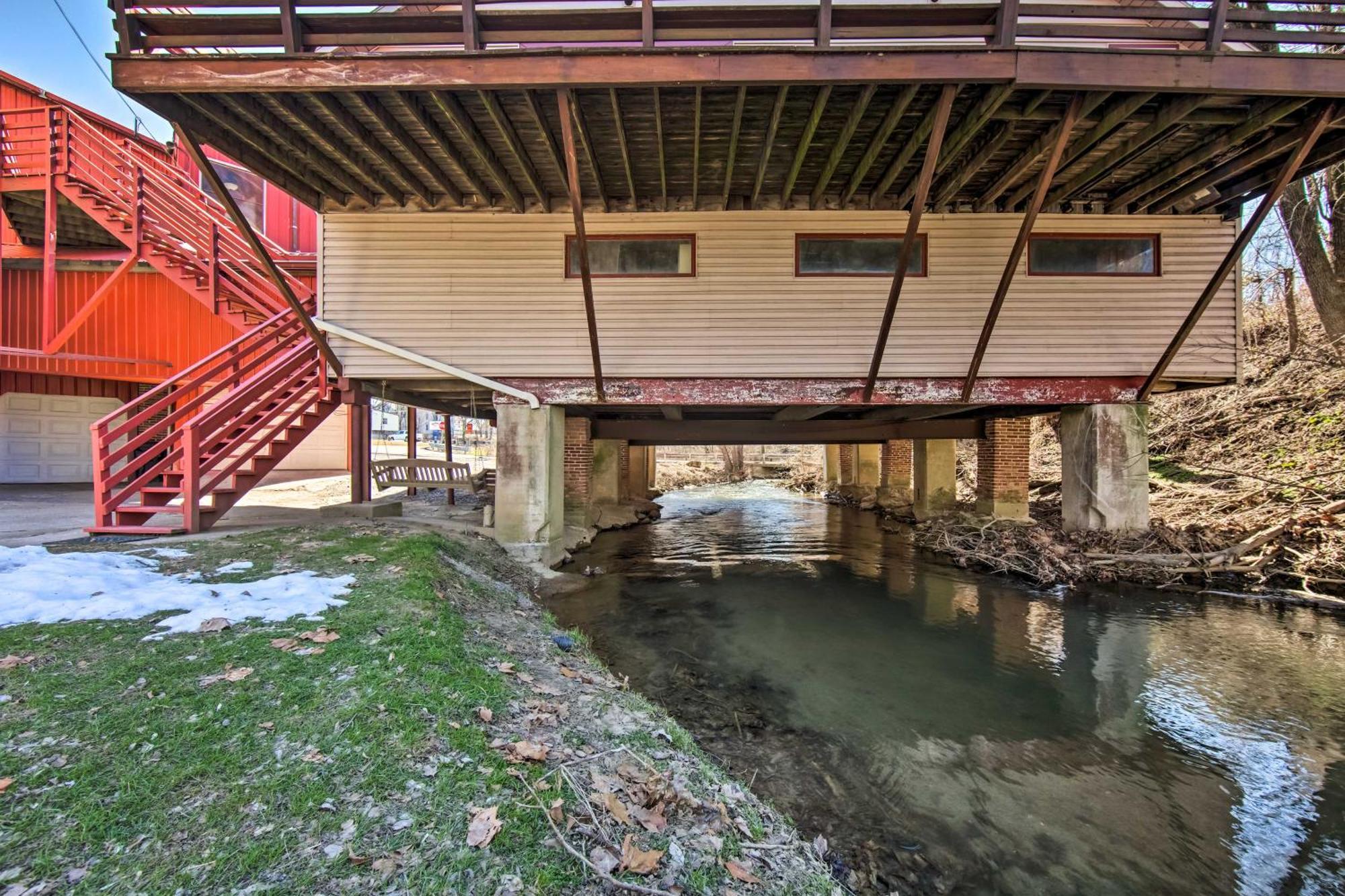 Runningwater Apartment In Lancaster With Deck Esterno foto