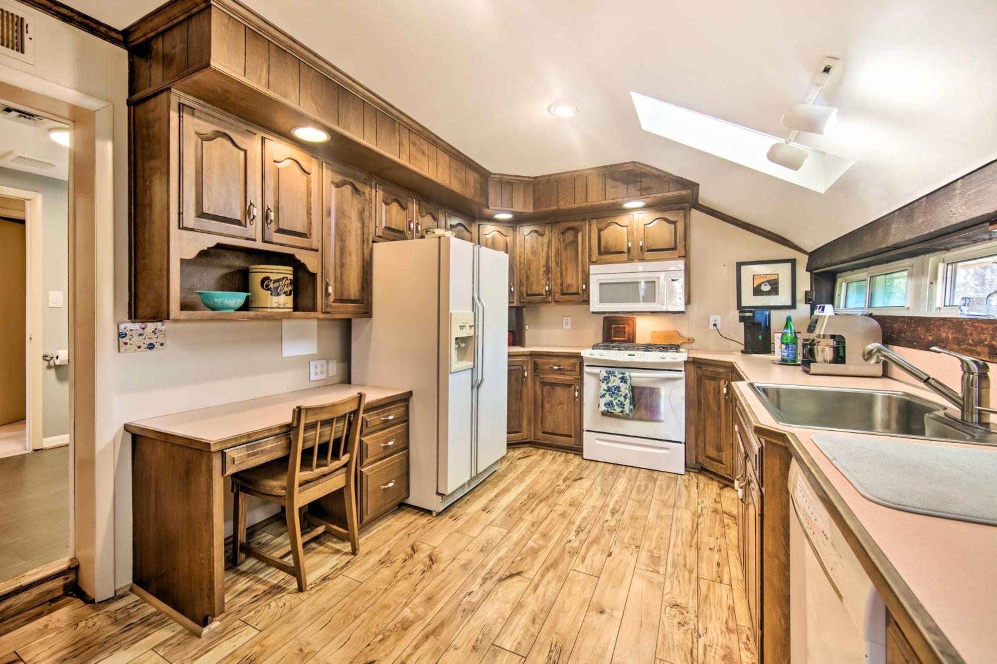 Runningwater Apartment In Lancaster With Deck Esterno foto