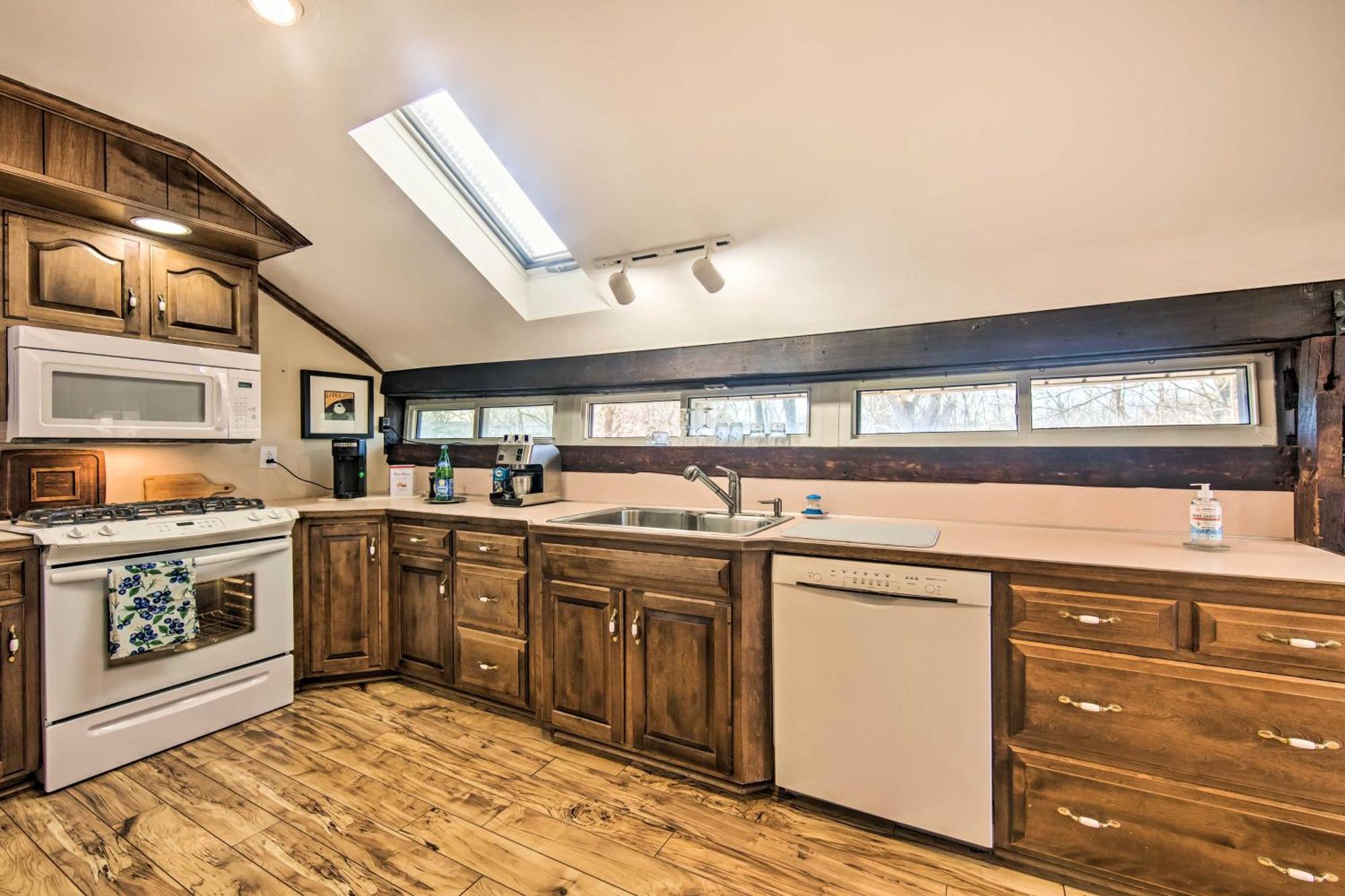 Runningwater Apartment In Lancaster With Deck Esterno foto