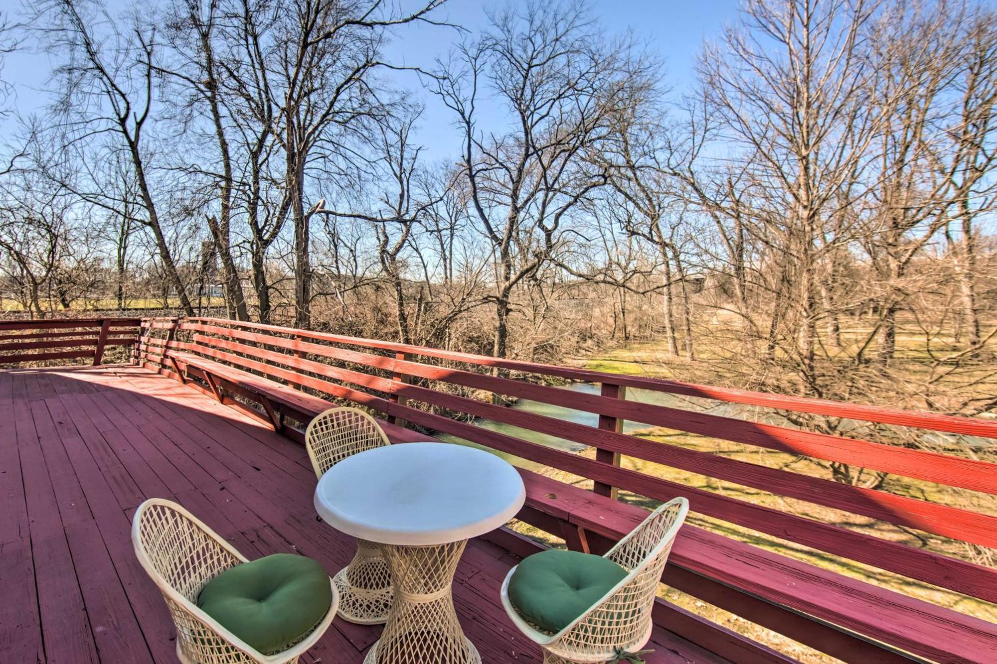 Runningwater Apartment In Lancaster With Deck Esterno foto